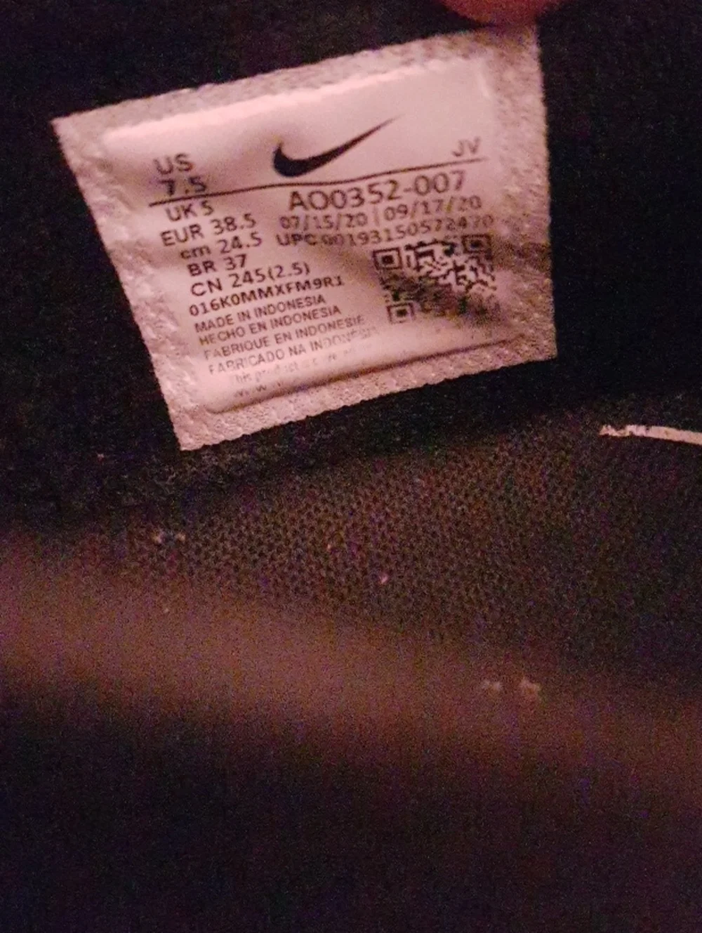 Nike Black & White Running Shoes - Picture 2 of 8